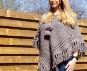 ✨ Twisted Hoody Poncho – Cozy Crochet Pattern (PDF)