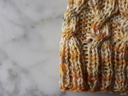 🧶 Simple Cable Knit Beanie – Seamless Sock Yarn Hat Pattern (PDF)
