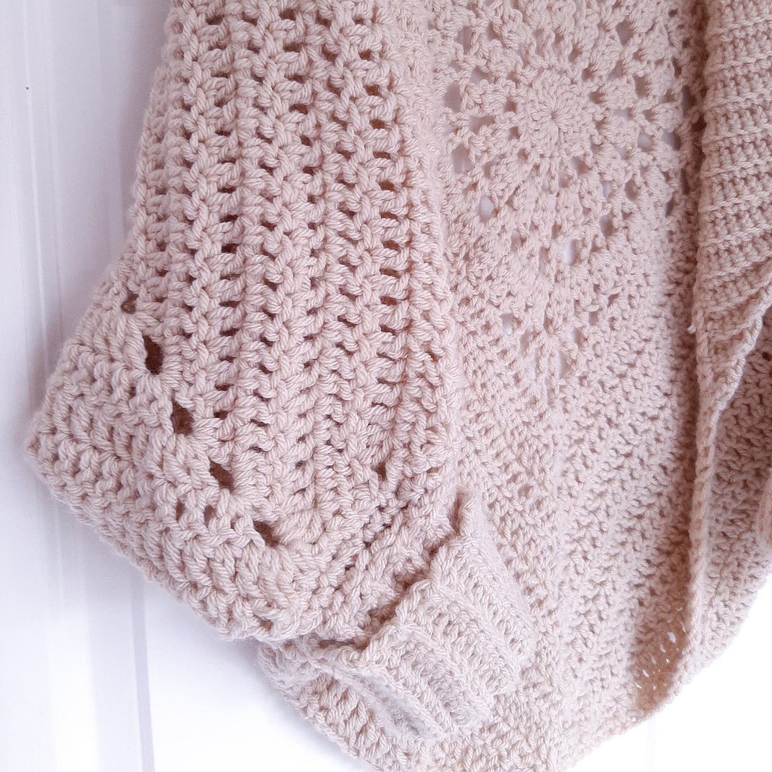 ✨ Dreamcatcher Crochet Shrug Pattern – XS to 4X (PDF) - Cielcraft