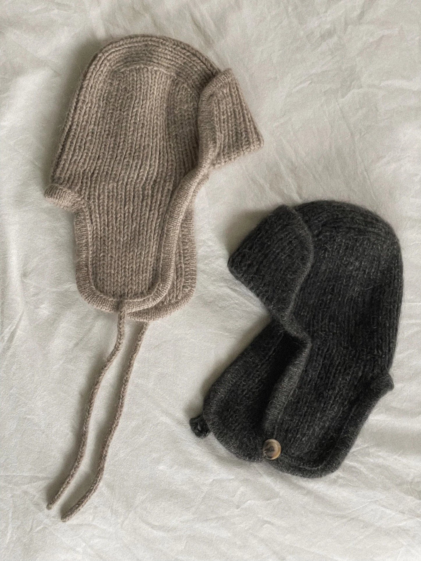 ❄️ Cozy Pilot Hat – Ribbed Knit Pattern (PDF)