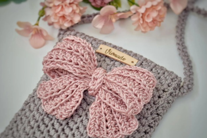 📱 Phone Bag with Bow – Cute & Modern Crochet Pattern
