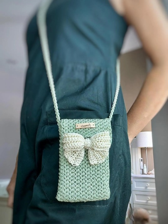 📱 Phone Bag with Bow – Cute & Modern Crochet Pattern