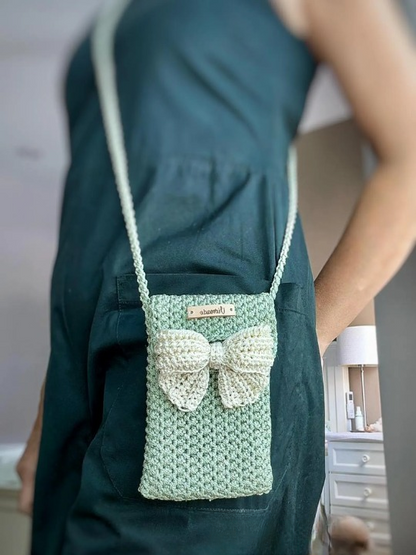 📱 Phone Bag with Bow – Cute & Modern Crochet Pattern