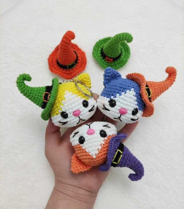 🐱  Cat Keychain Crochet Pattern