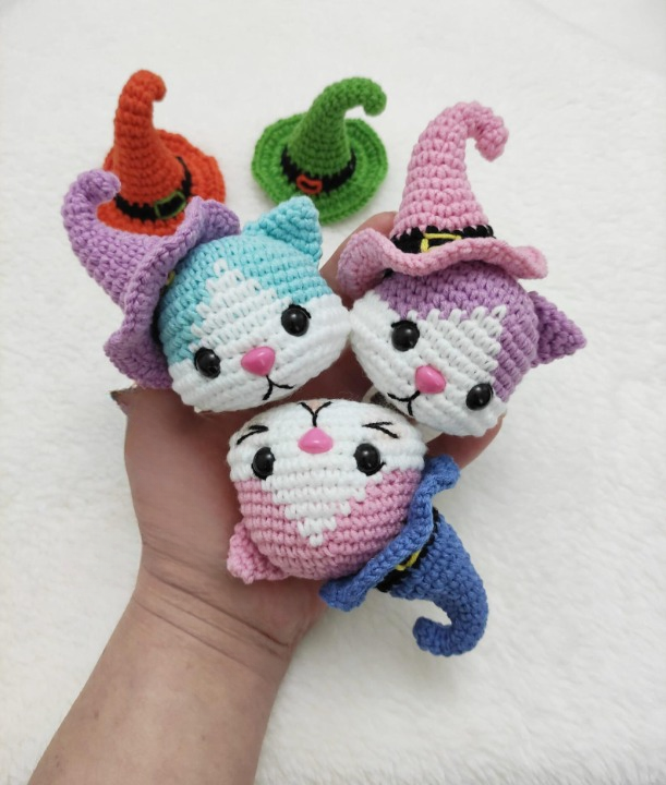 🐱  Cat Keychain Crochet Pattern