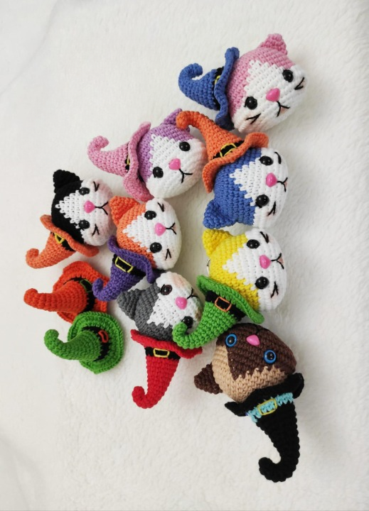 🐱  Cat Keychain Crochet Pattern