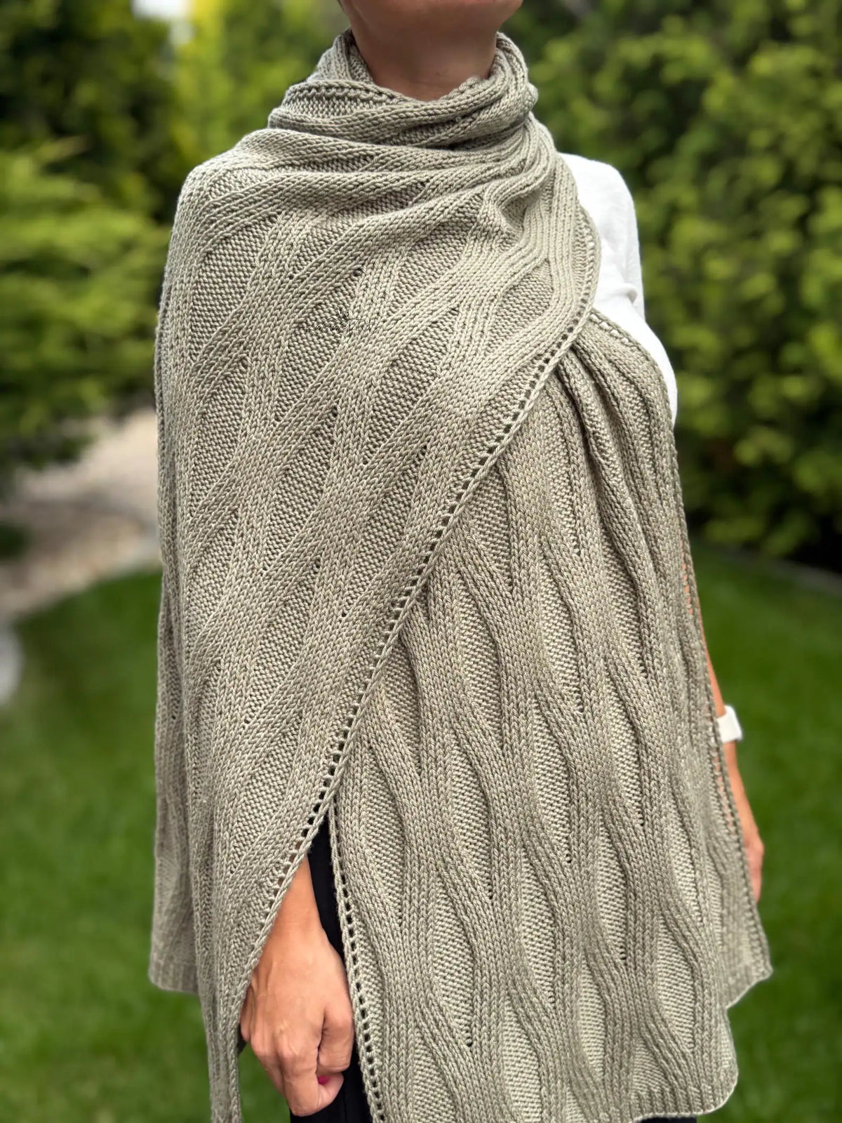 Yin Yarn Reversible Cable Shawl Knitting Pattern