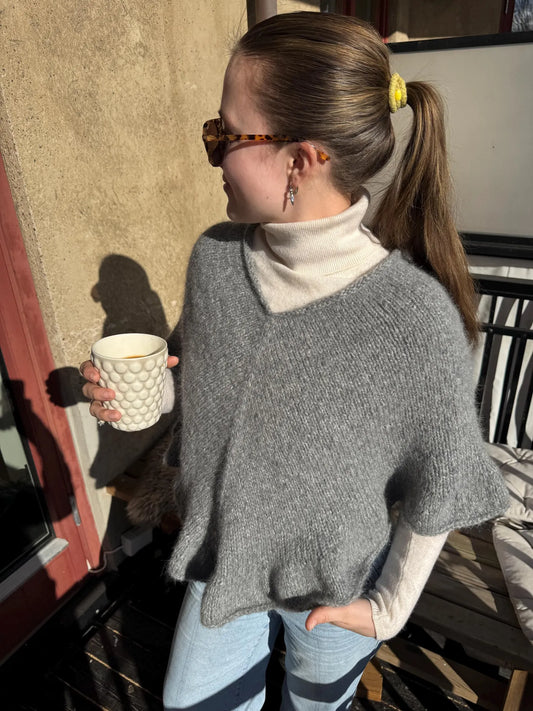 Oslo Poncho Knitting Pattern PDF