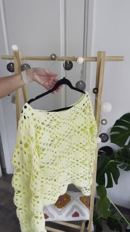 🌼 Crochet Daisy Crop Top Pattern – Flared Sleeve Shrug ✨